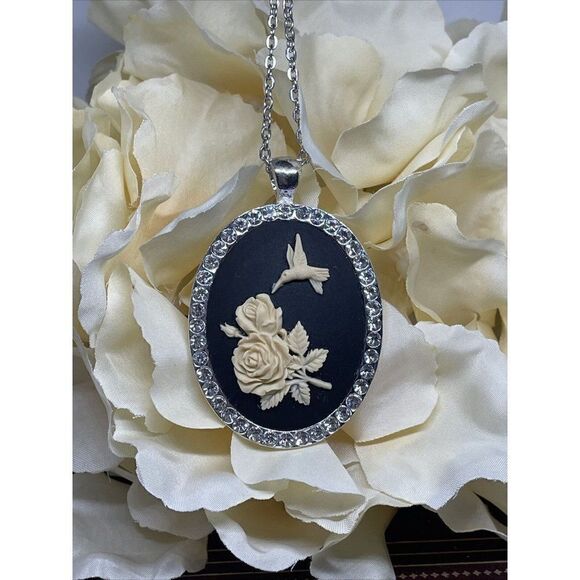 Christmas Gift Mom Daughter Gift Cameo Hummingbird Silver Crystal Necklace Xmas - Picture 5 of 7
